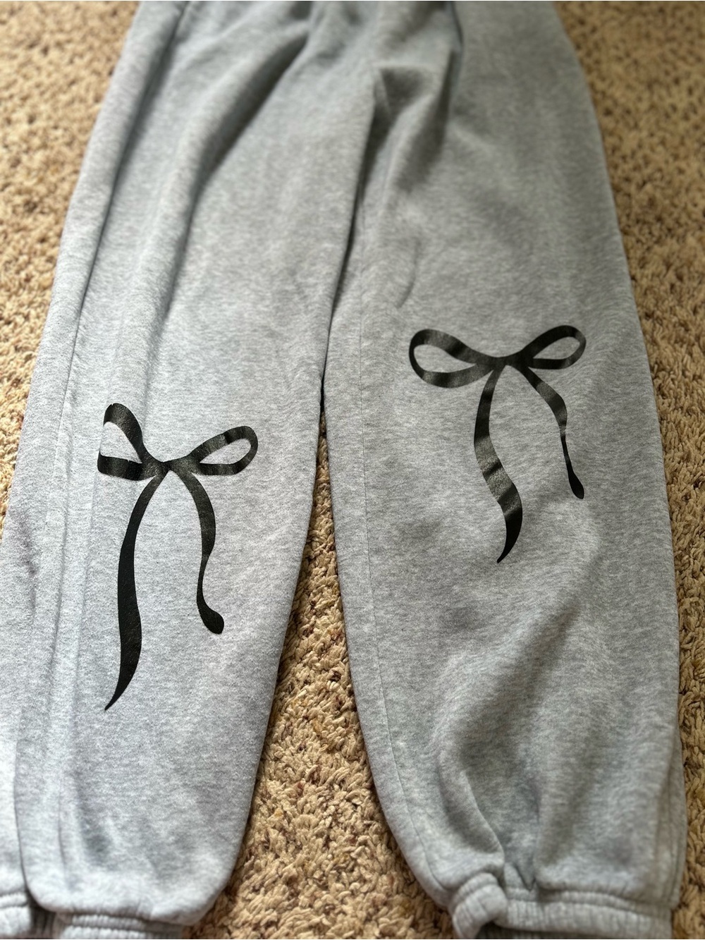 🆕SHEIN Gray Sweatpants with Black Bow Prints - Picture 4 of 4